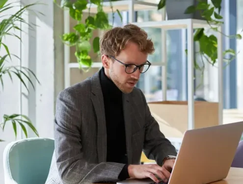 هل تبحث عن دخل إضافي؟ مواقع العمل الحر هى الحل!